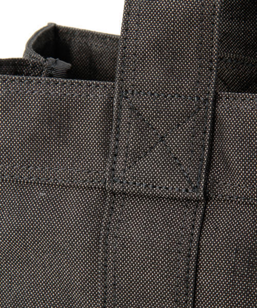 PORTER（ポーター）の「PORTER SMOKY TOTE BAG SMALL <B印 YOSHIDA SELECT>（トートバッグ・メンズ・ブラック・ONE SIZE）」の15枚目の写真