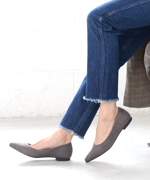 AmiAmi（アミアミ）の「走れるパンプス/美脚ポインテッドトゥフラットパンプス（パンプス・レディース・ブラック系その他/ネイビー/ワイン/ナチュラル/ブラック/グレイッシュベージュ/オレンジ/レオパード/グレー/オリーブ/パープル系その他/ブラックミックス/ブラック系その他2/ブラック系その他3/スモークピンク/イエロー/ライトグレー/ベージュ系その他/ベージュ/ピンクベージュ/ホワイト×シルバー/チェック/グリーン系その他/グレー系その他/アイボリー/アニマル/ベージュ系その他2/ベージュ系その他4/ベージュ系その他3/パイソン/シルバー系その他/ライトブルー/ブラウン/ドット/シルバー/ベージュ系その他5/ブルー系その他/アッシュグレー/その他/ブラウン系その他/グレー系その他2/ライトオリーブ/イエロー系その他/ライトカーキ/ゼブラ/ベージュ系その他6/ブラック系その他4/ブラウン系その他2/ブラック系その他5/シルバー系その他2/フューシャピンク/チェリーレッド/ブラウン系その他3・34/36/37/39/38/35/40）」の12枚目の写真