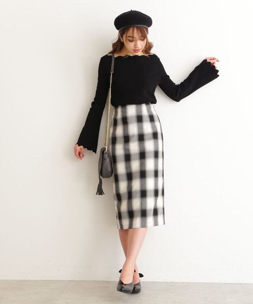 FREE'S MART(フリーズマート)の「ぼかしチェックミディーペンシルスカート(スカート・レディース・ブラック系その他/レッド系その他・SMALL/MEDIUM)」の8枚目の写真