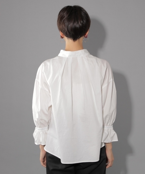 PAGEBOY(ページボーイ)の「キャンディスリーブシャツ(シャツ/ブラウス・レディース・オフホワイト/ブラック/カーキ・FREE)」の11枚目の写真