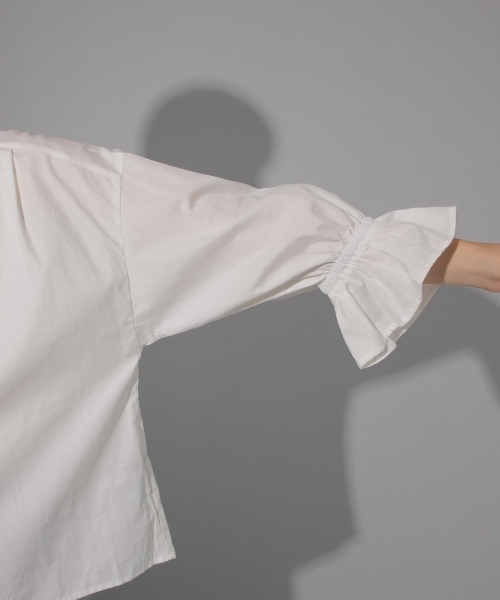 PAGEBOY(ページボーイ)の「キャンディスリーブシャツ(シャツ/ブラウス・レディース・オフホワイト/ブラック/カーキ・FREE)」の15枚目の写真