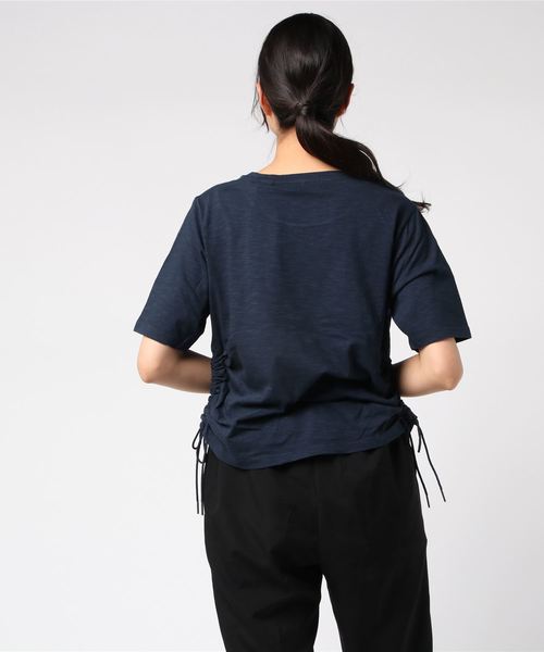 MAISON SCOTCH（メゾンスコッチ）の「MAISON SCOTCH(メゾン スコッチ)　ｻｲﾄﾞｷﾞｬｻﾞｰTｼｬﾂ（Tシャツ/カットソー・レディース・ホワイト/ネイビー・SMALL）」の4枚目の写真