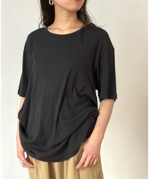 TODAYFUL(トゥデイフル)の「シルクタッチリブTシャツ(Tシャツ/カットソー・レディース・オフホワイト/ブラック/ベージュ・FREE)」の2枚目の写真