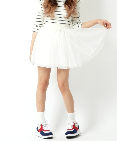 one after another NICE CLAUP(ワンアフターアナザーナイスクラップ)の「【ナイスクラップ】チュールスカート③(スカート・レディース・アイボリー・FREE)」の1枚目の写真