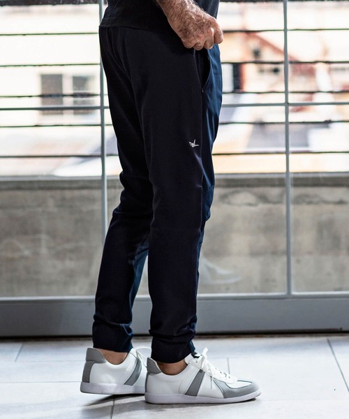 1PIU1UGUALE3  RELAX （ウノピゥウノウグァーレトレ リラックス）の「1PIU1UGUALE3 RELAX(ウノピゥウノウグァーレトレ)ストレッチナイロンハーフニットムーブパンツ（その他パンツ・メンズ・ブラック/ネイビー・S/M/L/XL/XXL）」の8枚目の写真