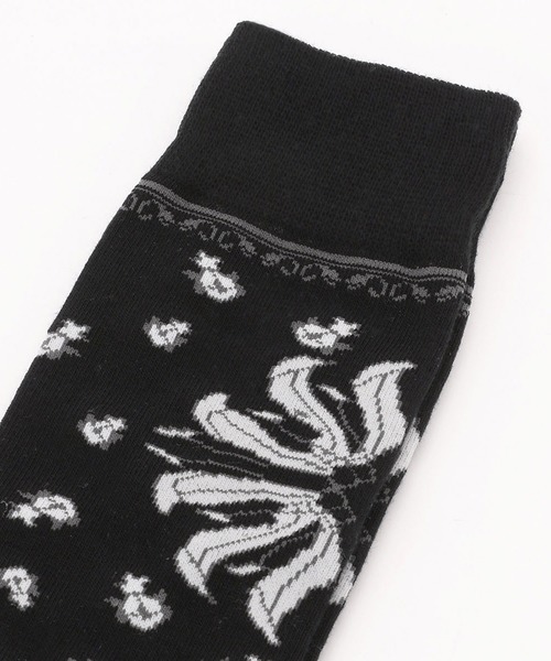 β MEN（ベータメン）の「バンダナ柄クルーソックス（ソックス/靴下・メンズ・ネイビー/ブラック/レッド・25-27CM）」の6枚目の写真