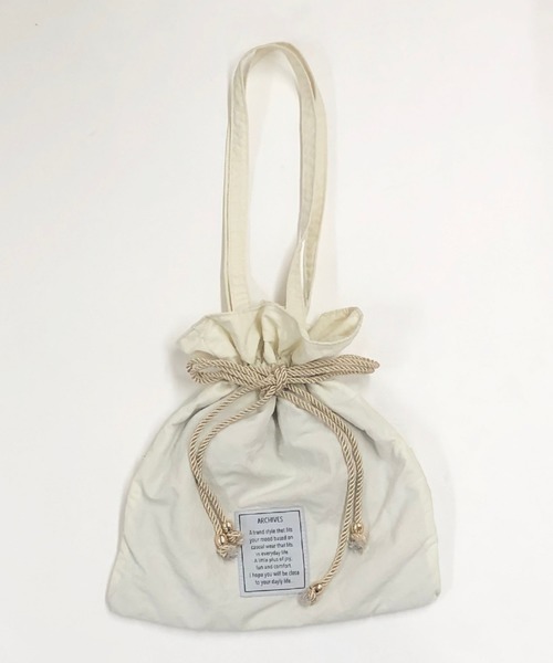 archives(アルシーヴ)の「【pink beigeはweb限定カラー】巾着メッセージトートbag(トートバッグ・レディース・アイボリー/ベージュ/グリーン/ピンクベージュ・MEDIUM)」の2枚目の写真