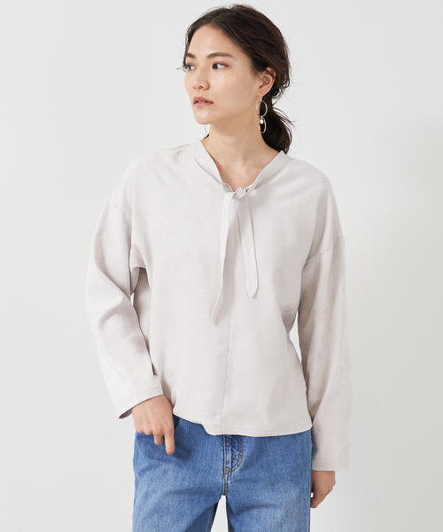 collex(コレックス)の「【前後2WAY】ウォッシャブル スエードボウタイプルオーバー(シャツ/ブラウス・レディース・ライトグレー/ブラウン・フリー)」の2枚目の写真