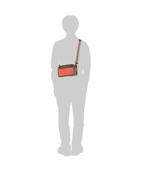 PORTER(ポーター)の「ヘキサリア ショルダーバッグ(S)(ショルダーバッグ・メンズ・ブラック/ネイビー/フューシャピンク・FREE)」の7枚目の写真