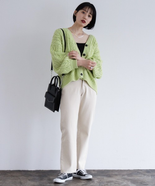 PAGEBOY（ページボーイ）の「ケーブルボリュームカーディガン (ローゲージニット/ボリューム袖)（カーディガン/ボレロ・レディース・ブラック/オフホワイト/ライム/グレイッシュベージュ・FREE）」の22枚目の写真