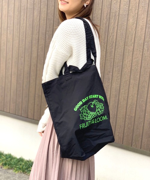 FRUIT OF THE LOOM（フルーツオブザルーム）の「【FRUIT OF THE LOOM】MONO COLOR TOTE BAG/トートバッグ Mサイズ（トートバッグ・レディース・グリーン/イエロー/レッド/ブルー・FREE）」の2枚目の写真