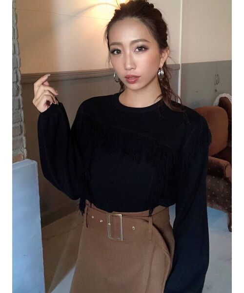 RESEXXY（リゼクシー）の「フリンジニットトップス（ニット/セーター・レディース・ブラック/オフホワイト/キャメル・FREE）」の6枚目の写真