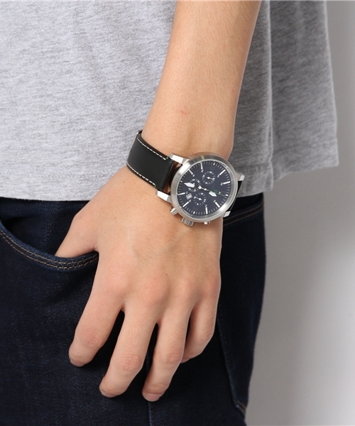 R.NEWBOLD（アールニューボールド）の「CHRONOGRAPH WRIST WATCH/LEATHER BAND/805800（アナログ腕時計・メンズ・オフホワイト/ブラック/ネイビー・FREE）」の4枚目の写真