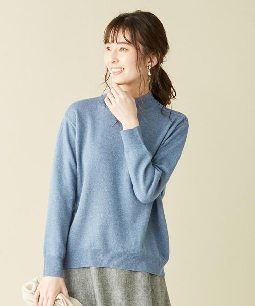 J.PRESS（ジェイプレス）の「【WEB限定色あり】【洗える】ラメニット ハイネック（ニット/セーター・レディース・ライトグレー系/ダークブラウン系/ベージュ系/サックスブルー系・T15/T13）」の4枚目の写真