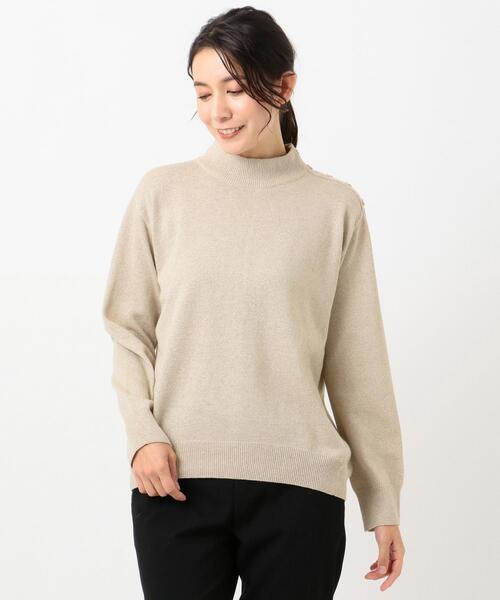 J.PRESS（ジェイプレス）の「【WEB限定色あり】【洗える】ラメニット ハイネック（ニット/セーター・レディース・ライトグレー系/ダークブラウン系/ベージュ系/サックスブルー系・T15/T13）」の6枚目の写真