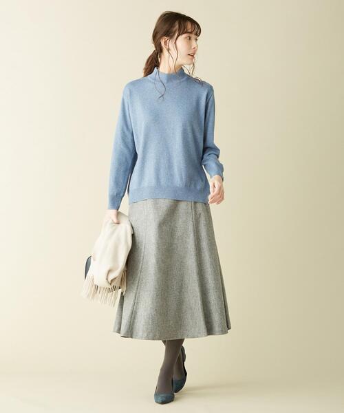 J.PRESS（ジェイプレス）の「【WEB限定色あり】【洗える】ラメニット ハイネック（ニット/セーター・レディース・ライトグレー系/ダークブラウン系/ベージュ系/サックスブルー系・T15/T13）」の11枚目の写真