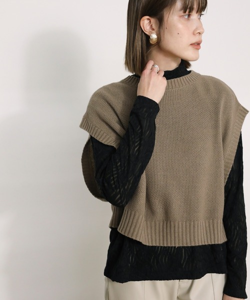 select MOCA(セレクトモカ)の「2021 SS プチハイネックランダムコードデザイントップス(Tシャツ/カットソー・レディース・ブラック/ベージュ・FREE)」の4枚目の写真