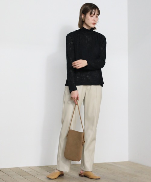 select MOCA(セレクトモカ)の「2021 SS プチハイネックランダムコードデザイントップス(Tシャツ/カットソー・レディース・ブラック/ベージュ・FREE)」の21枚目の写真