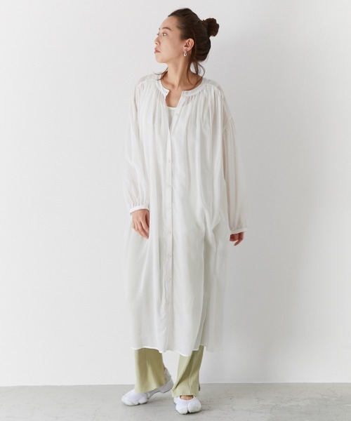 AZUL ENCANTO（アズールエンカント）の「２WAYボリュームギャザーシャツワンピース（シャツワンピース・レディース・オフホワイト/イエロー・FREE）」の15枚目の写真