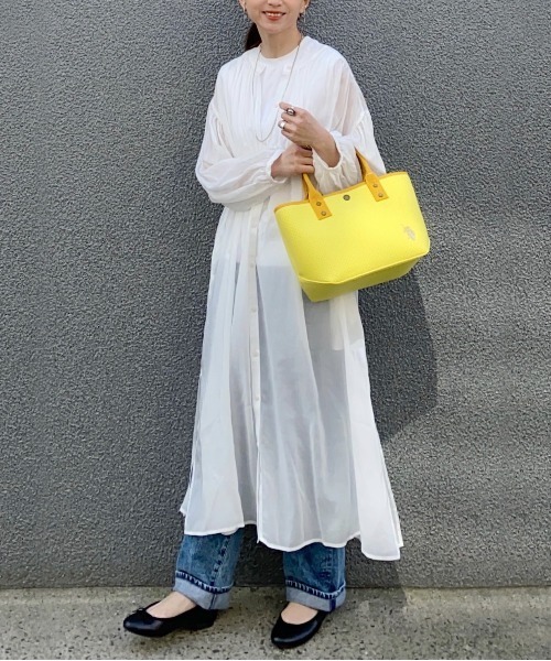 AZUL ENCANTO（アズールエンカント）の「２WAYボリュームギャザーシャツワンピース（シャツワンピース・レディース・オフホワイト/イエロー・FREE）」の3枚目の写真