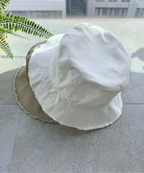 FREE'S MART（フリーズマート）の「フリンジバケットハット（ハット・レディース・ホワイト/ブラック/ベージュ・ﾌﾘ-）」の2枚目の写真
