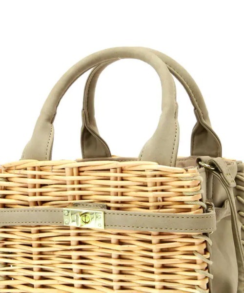 N.（N. Natural Beauty Basic）（エヌエヌナチュラルビューティーベーシック）の「◆コンビカゴショルダーバッグ（ショルダーバッグ・レディース・ブラック/ライトカーキ・ﾌﾘ-）」の16枚目の写真