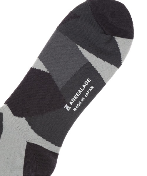 ANREALAGE(アンリアレイジ)の「ANREALAGE(アンリアレイジ) パッチワークソックス(ソックス/靴下・メンズ・グレー・FREE)」の3枚目の写真