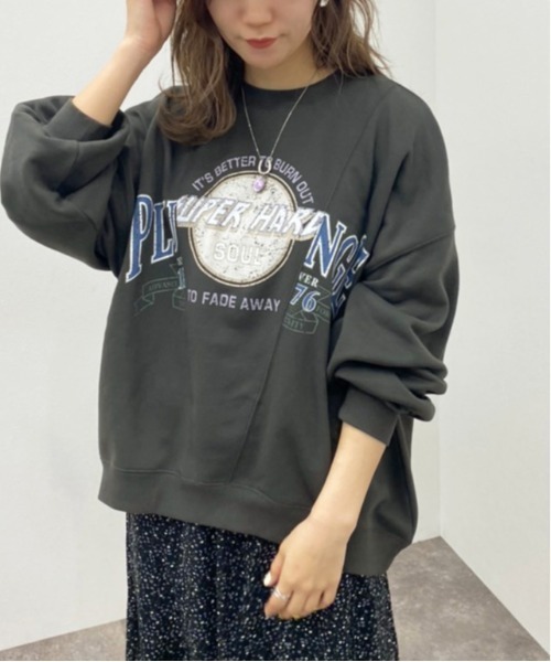 apres jour mignon(アプレジュールミニョン)の「リメイク風プリントスウェット【ZOZOTOWN限定アイテム】(スウェット・レディース・アイボリー/グリーン/ブラック・X-LARGE/フリー)」の3枚目の写真