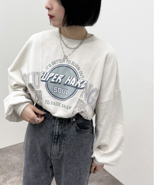 apres jour mignon(アプレジュールミニョン)の「リメイク風プリントスウェット【ZOZOTOWN限定アイテム】(スウェット・レディース・アイボリー/グリーン/ブラック・X-LARGE/フリー)」の4枚目の写真