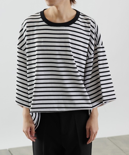 COLONY 2139（コロニートゥーワンスリーナイン）の「ボーダー5分袖SUPER BIG T/スーパービッグTシャツ(ユニセックス可)/ビッグシルエットボーダーT（Tシャツ/カットソー・メンズ・ホワイト/チャコールグレー・LARGE/MEDIUM）」の2枚目の写真