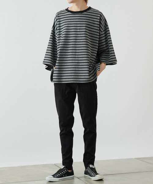 COLONY 2139（コロニートゥーワンスリーナイン）の「ボーダー5分袖SUPER BIG T/スーパービッグTシャツ(ユニセックス可)/ビッグシルエットボーダーT（Tシャツ/カットソー・メンズ・ホワイト/チャコールグレー・LARGE/MEDIUM）」の18枚目の写真
