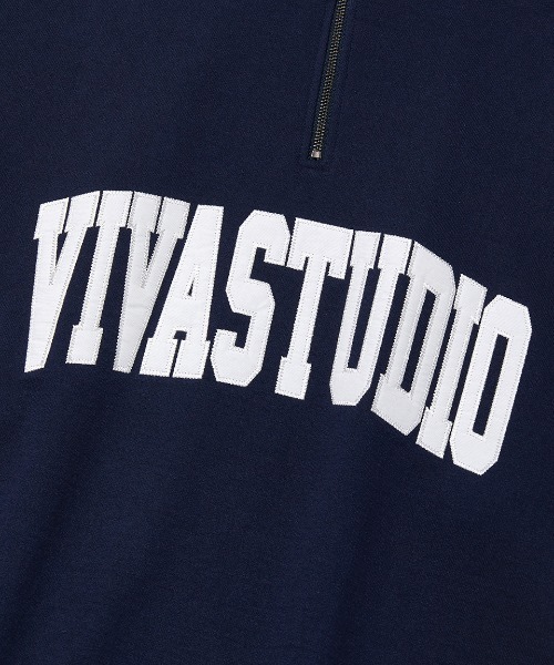 トレーナー スウェット COLLEGE LOGO HALF ZIP TOP レディース メンズ VIVASTUDIO（ビバスタジオ）の「COLLEGE LOGO HALF ZIP UP