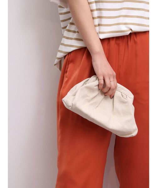 Ungrid（アングリッド）の「ギャザークラッチバッグ（クラッチバッグ・レディース・アイボリー/ベージュ・FREE）」の5枚目の写真