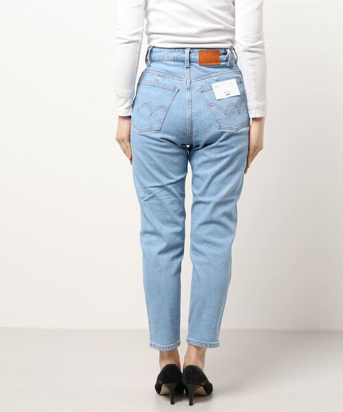 EDWIN(エドウィン)の「essentials マムズデニムパンツ(デニムパンツ・レディース・ダークインディゴブルー/ケミカルウォッシュ/ブラック/ライトインディゴブルー/ブラック系その他2/インディゴブルー・SMALL/LARGE/MEDIUM/X-SMALL)」の7枚目の写真