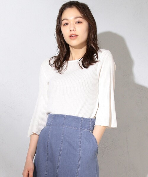 Feroux(フェルゥ)の「【洗える】バックシャン ニット(ニット/セーター・レディース・黄土色系/ライトグリーン系/アイボリー系/ブラック系・2)」の1枚目の写真