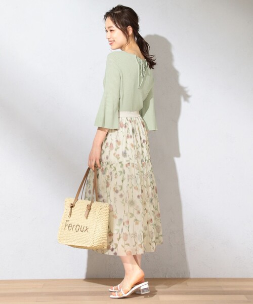 Feroux(フェルゥ)の「【洗える】バックシャン ニット(ニット/セーター・レディース・黄土色系/ライトグリーン系/アイボリー系/ブラック系・2)」の10枚目の写真
