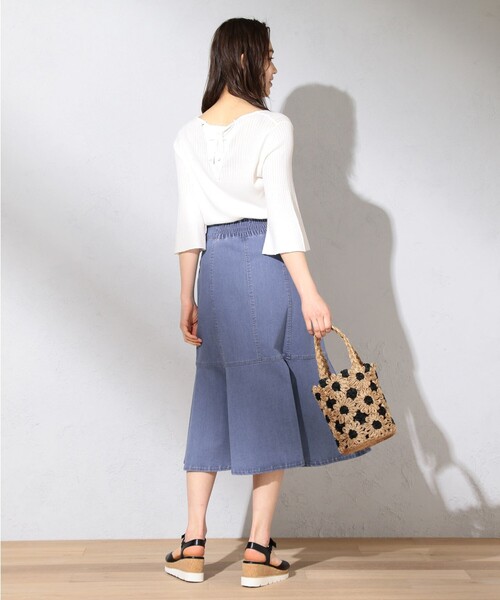 Feroux(フェルゥ)の「【洗える】バックシャン ニット(ニット/セーター・レディース・黄土色系/ライトグリーン系/アイボリー系/ブラック系・2)」の13枚目の写真