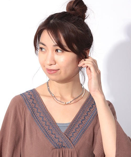 チチカカ（チチカカ）の「バイカラービーズ２連ネックレス（ネックレス・レディース・オレンジ/ピンク/グレー・FREE）」の5枚目の写真