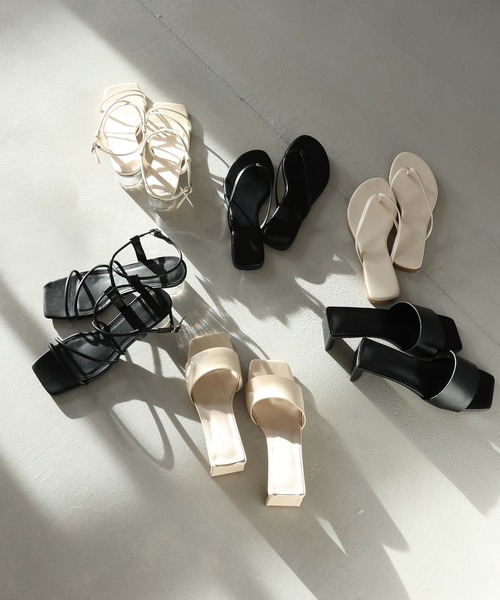 one after another NICE CLAUP（ワンアフターアナザーナイスクラップ）の「フェイクレザートングサンダル（サンダル・レディース・ブラック/アイボリー・SMALL/MEDIUM/LARGE）」の17枚目の写真