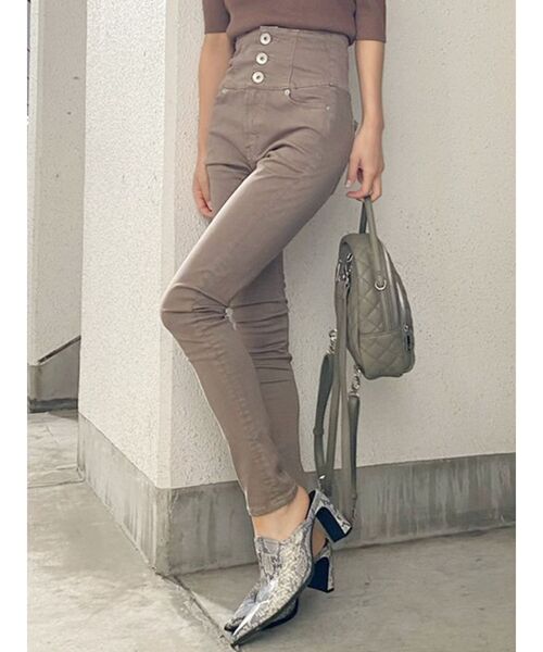 GYDA（ジェイダ）の「ハイウエストボタンカラースキニーパンツ（その他パンツ・レディース・ブラック/ベージュ・SMALL/MEDIUM/X-SMALL）」の22枚目の写真