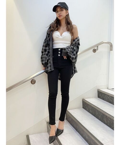 GYDA（ジェイダ）の「ハイウエストボタンカラースキニーパンツ（その他パンツ・レディース・ブラック/ベージュ・SMALL/MEDIUM/X-SMALL）」の15枚目の写真