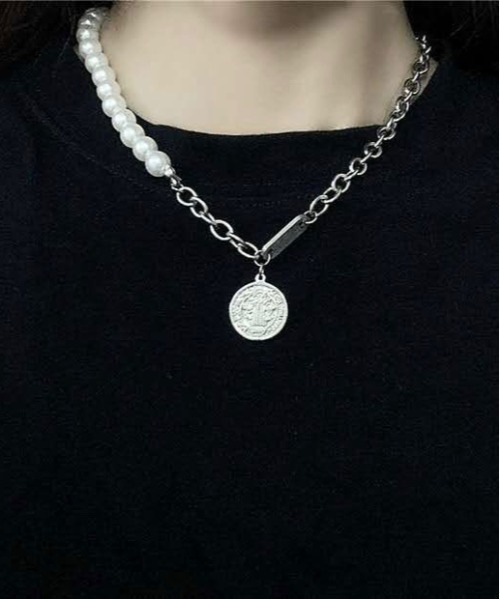 SILVER BULLET（シルバーバレット）の「『SBLT』ユニセックス 多デザインネックレス（ネックレス・レディース・その他9/その他20/その他5/その他2/その他6/その他16/その他12/その他26/その他30/その他32/A/B/C/D/その他3/その他14/E/その他22/その他8/P/その他7/その他24/その他11/S/その他25/Y/シルバー系その他4/Q/シルバー系その他7/ゴールド系その他・FREE）」の9枚目の写真