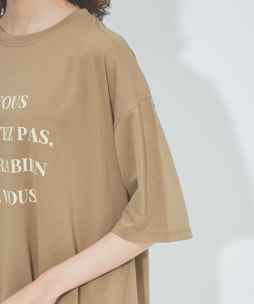 abahouse mavie（アバハウスマヴィ）の「【EC先行販売】ワイド5分袖ロゴTシャツ（Tシャツ/カットソー・レディース・ホワイト/ピンク/ベージュ/チャコールグレー/ボルドー/ホワイト系その他2/ブラック・フリー）」の17枚目の写真