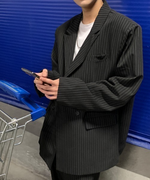 KOR（ケーオーアール）の「オーバーサイズ ダブルブレスト ストライプ