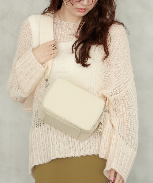 coen(コーエン)の「ボックスワイドショルダーバッグ(ショルダーバッグ・レディース・ブラック/オフホワイト/ブラウン・FREE)」の4枚目の写真