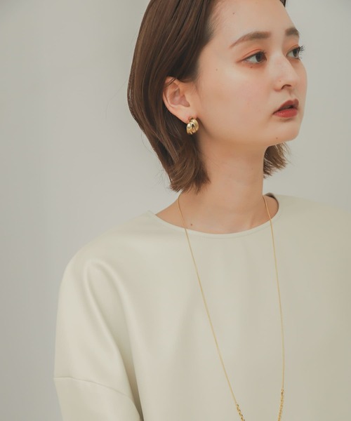 SENSE OF PLACE by URBAN RESEARCH（センスオブプレイスバイアーバンリサーチ）の「『WEB限定』フェイクレザーボリュームスリーブトップ（シャツ/ブラウス・レディース・ネイビー/ブラウン/アイボリー・ONE）」の8枚目の写真