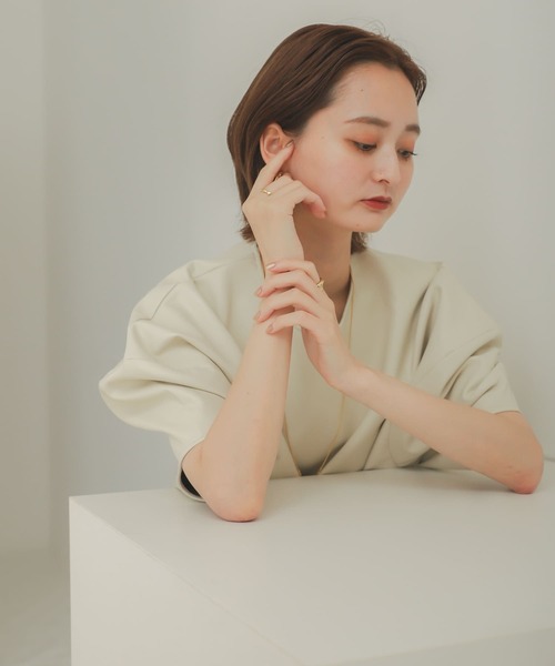 SENSE OF PLACE by URBAN RESEARCH（センスオブプレイスバイアーバンリサーチ）の「『WEB限定』フェイクレザーボリュームスリーブトップ（シャツ/ブラウス・レディース・ネイビー/ブラウン/アイボリー・ONE）」の11枚目の写真