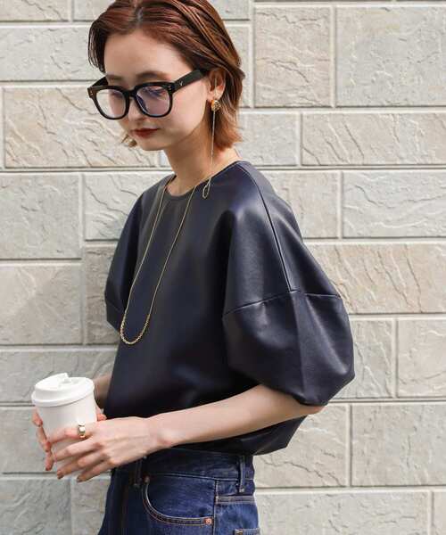 SENSE OF PLACE by URBAN RESEARCH（センスオブプレイスバイアーバンリサーチ）の「『WEB限定』フェイクレザーボリュームスリーブトップ（シャツ/ブラウス・レディース・ネイビー/ブラウン/アイボリー・ONE）」の21枚目の写真
