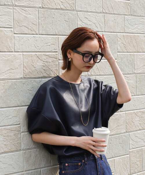 SENSE OF PLACE by URBAN RESEARCH（センスオブプレイスバイアーバンリサーチ）の「『WEB限定』フェイクレザーボリュームスリーブトップ（シャツ/ブラウス・レディース・ネイビー/ブラウン/アイボリー・ONE）」の22枚目の写真