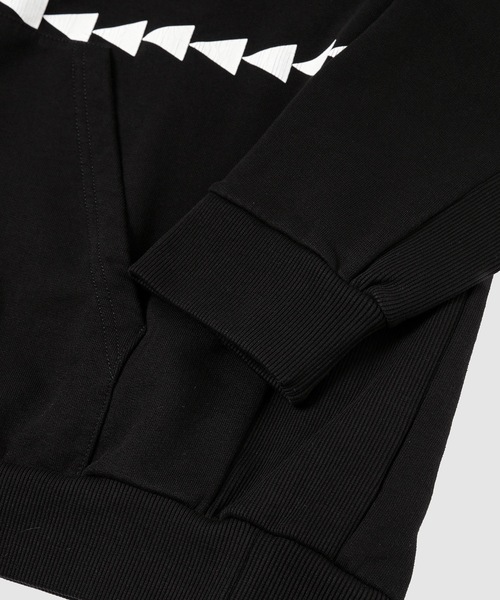 MARCELO BURLON（マルセロ・バーロン）の「ALL OVER FOLK OVER HOODIE（パーカー・メンズ・ブラック系その他・M/L/XL）」の4枚目の写真